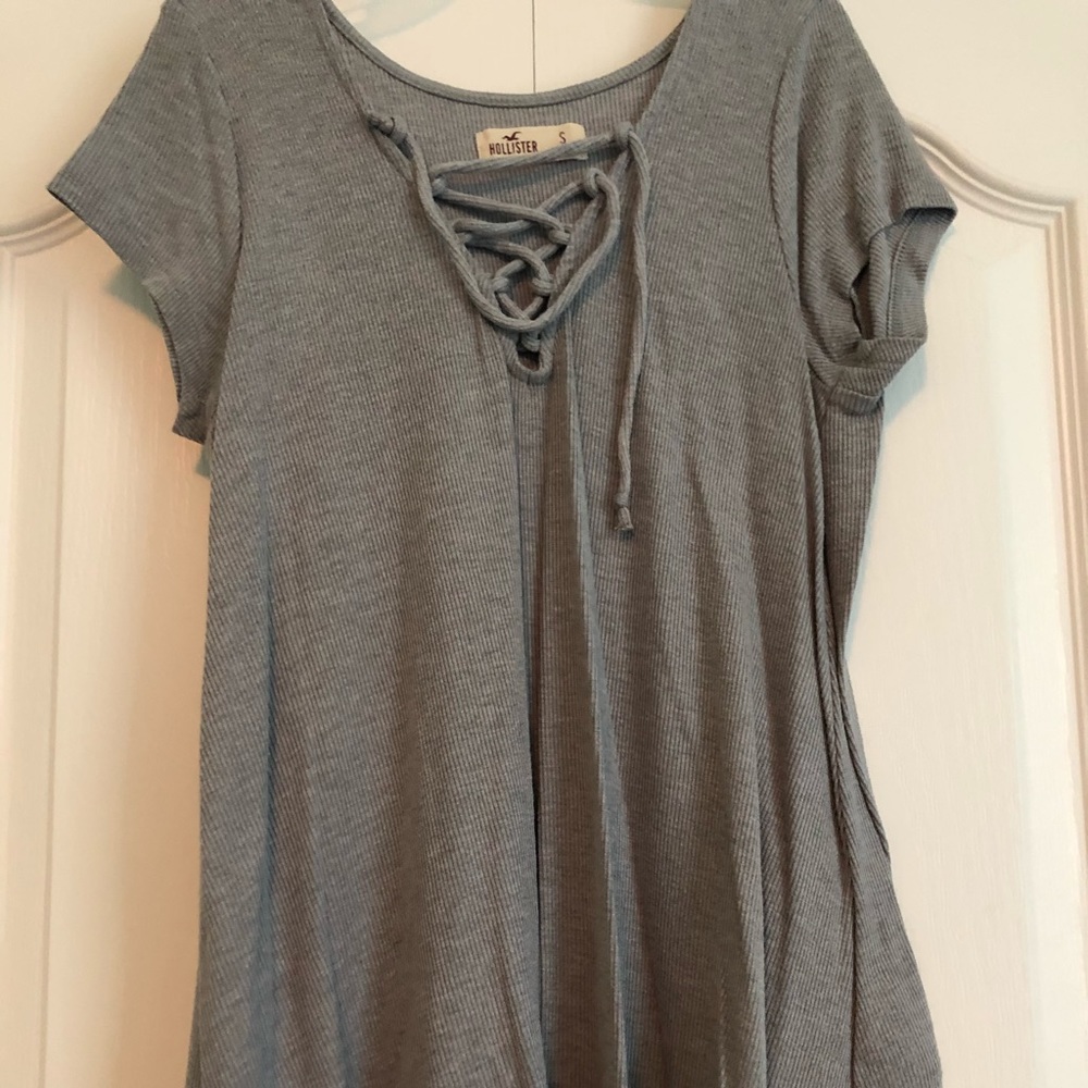 Hollister lace up tee
